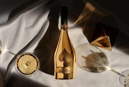 Champagnes de luxe : guide des champagnes les plus chers au monde